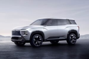 Mẫu xe DST Concept nổi bật với thiết kế mạnh mẽ và đáng tin cậy